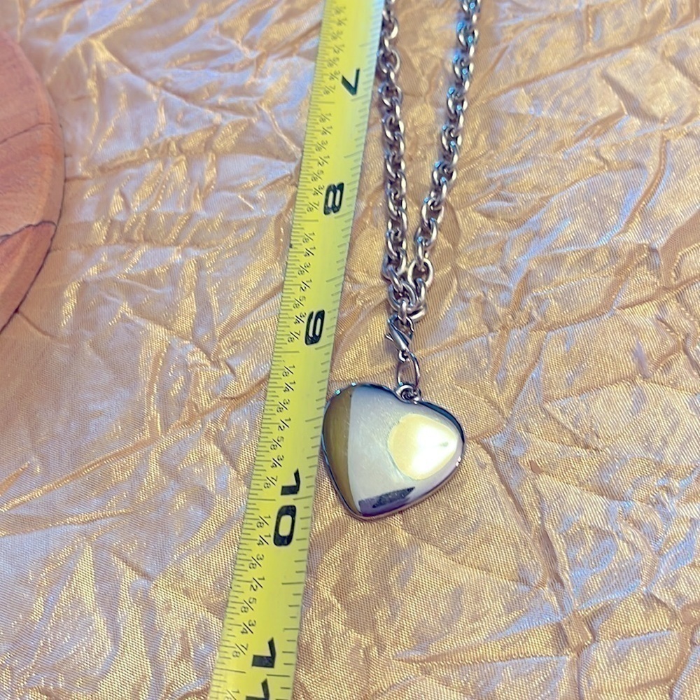 Thick silver tone chain with detachable heart - Picture 3 of 5